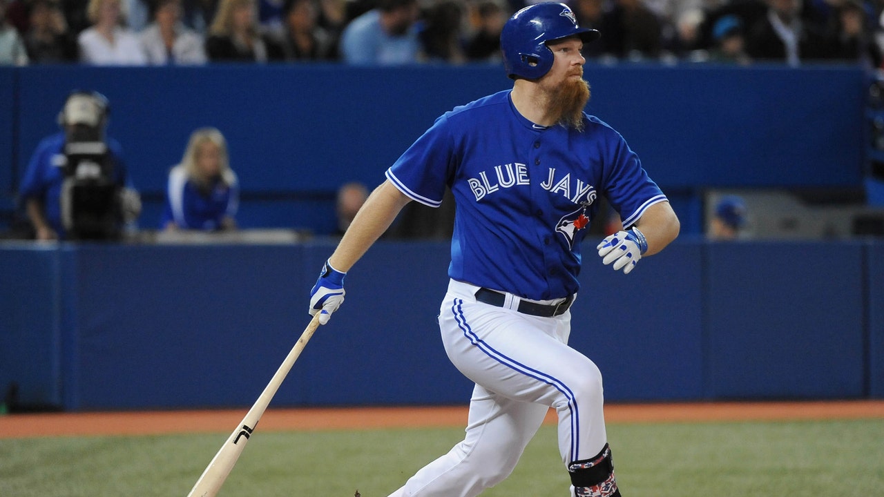 Lind excited to be on contender, solve Brewers' first-base woes